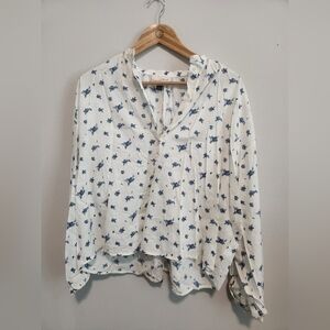 Universal Thread White and Blue Top